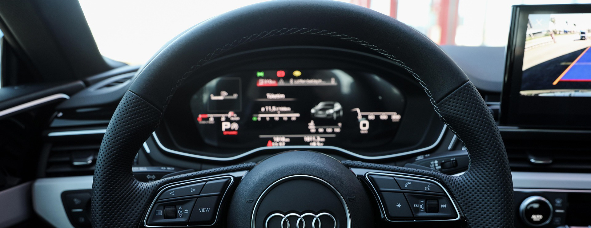 Elektronikgeschäft -Elektronikgeschäft audi 8336484 1920